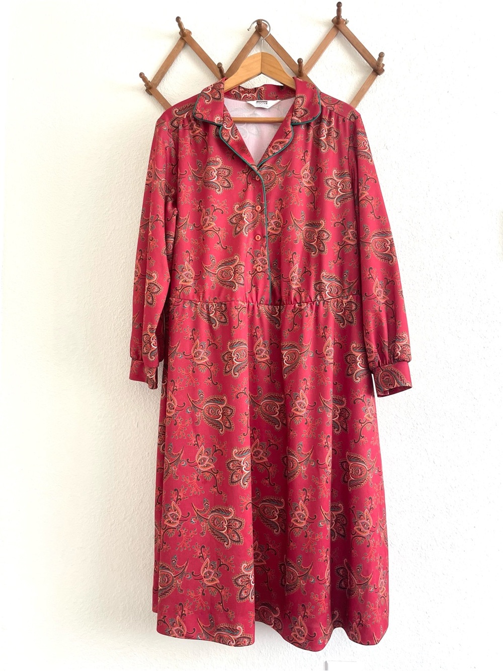 1970s Vintage Red Floral Long Sleeved Polyester Shirtdress